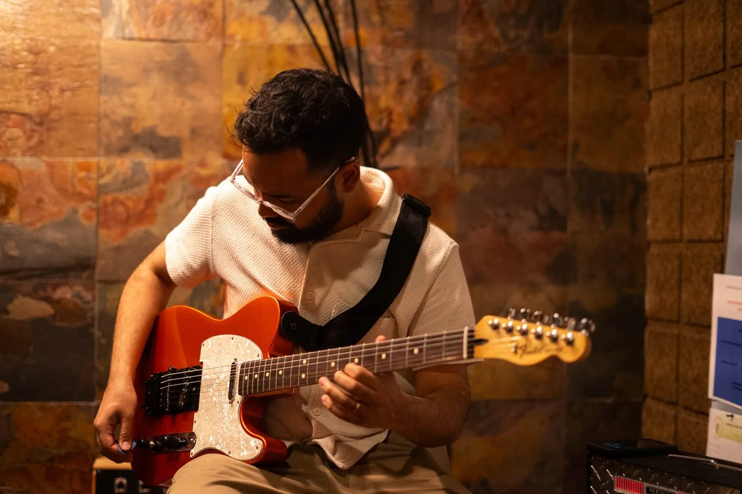Guitarist, portraits photography in El Paso, TX by André Valenzuela (4 of 8)