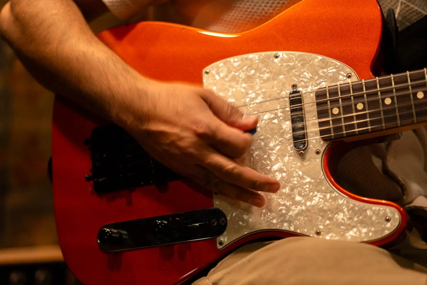 Guitarist, portraits photography in El Paso, TX by André Valenzuela (7 of 8)
